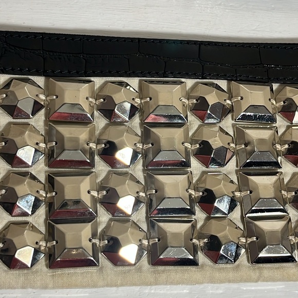 Burberry Small Fabric Clutch With Large Silver Stufs And Leather Detail - Picture 3 of 5